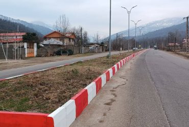 رنگ‌آمیزی جداول بلوار ولایت